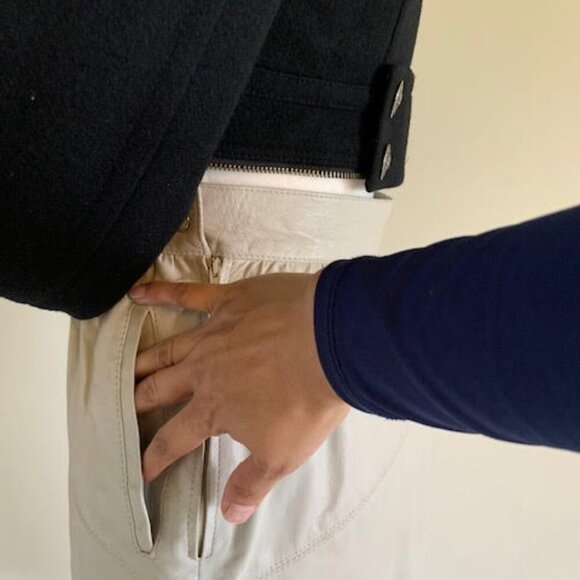 Genuine Leather Skirt – Beige – Women’s Small - Picture 5 of 9